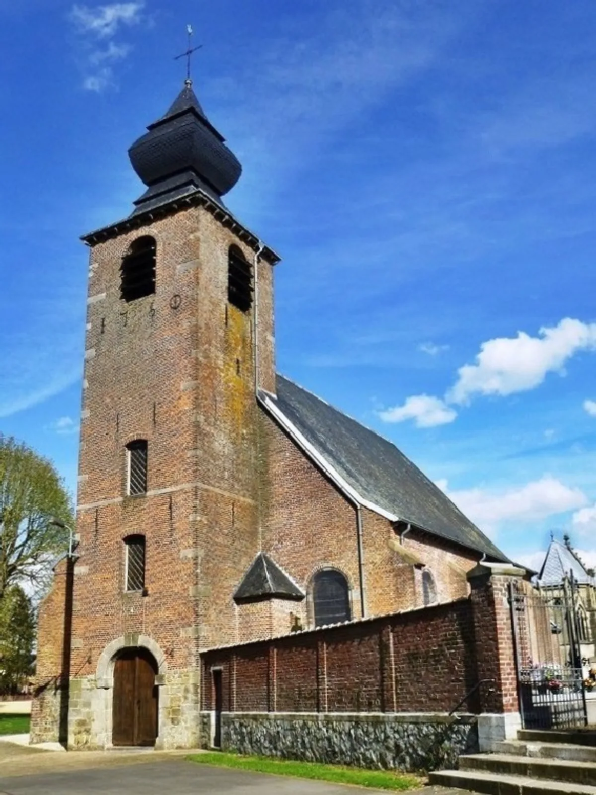 Saint-Sulpice, Moulbaix