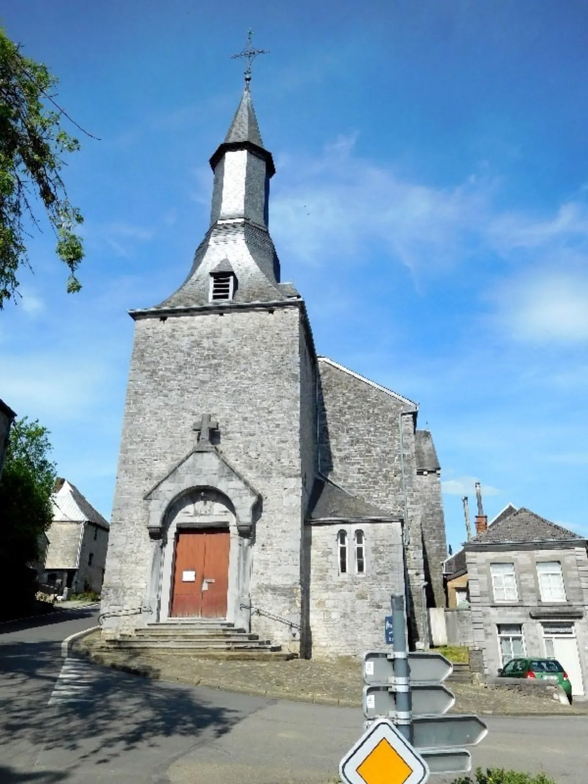 Notre-Dame, Mazée