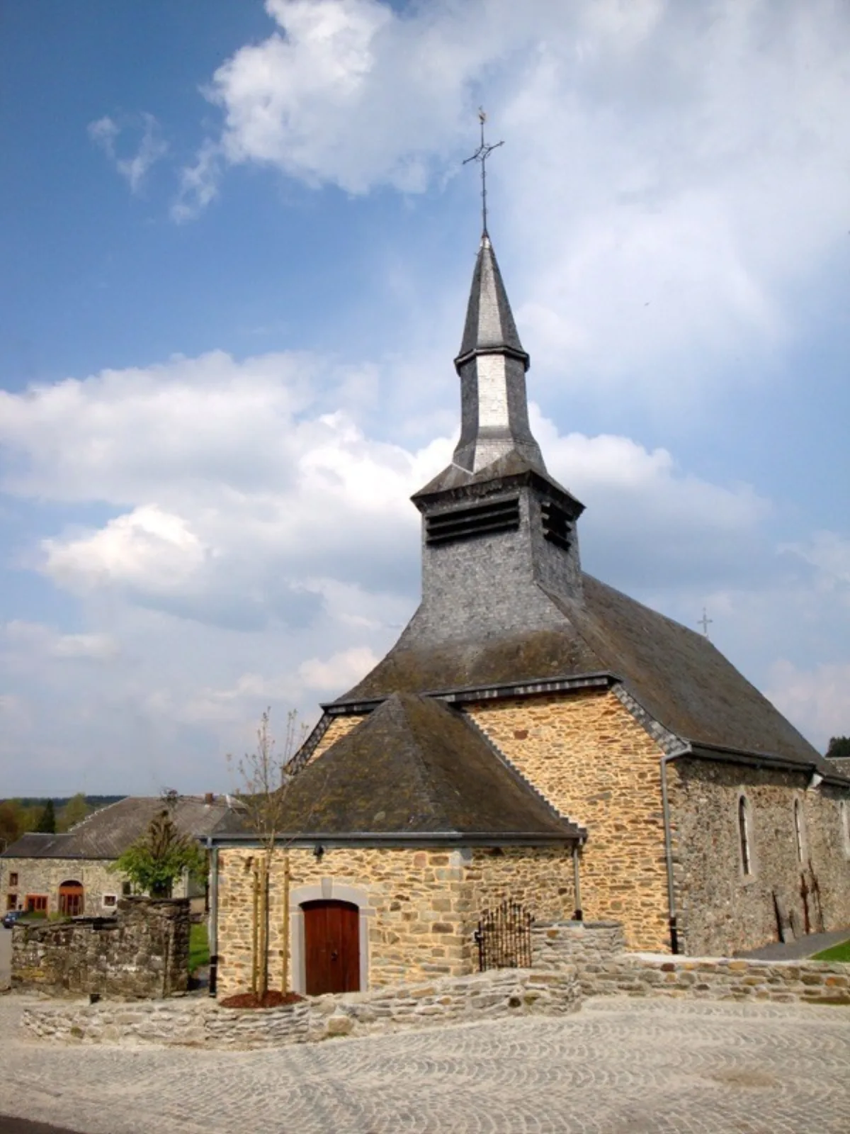 Saint-Remacle, Opont