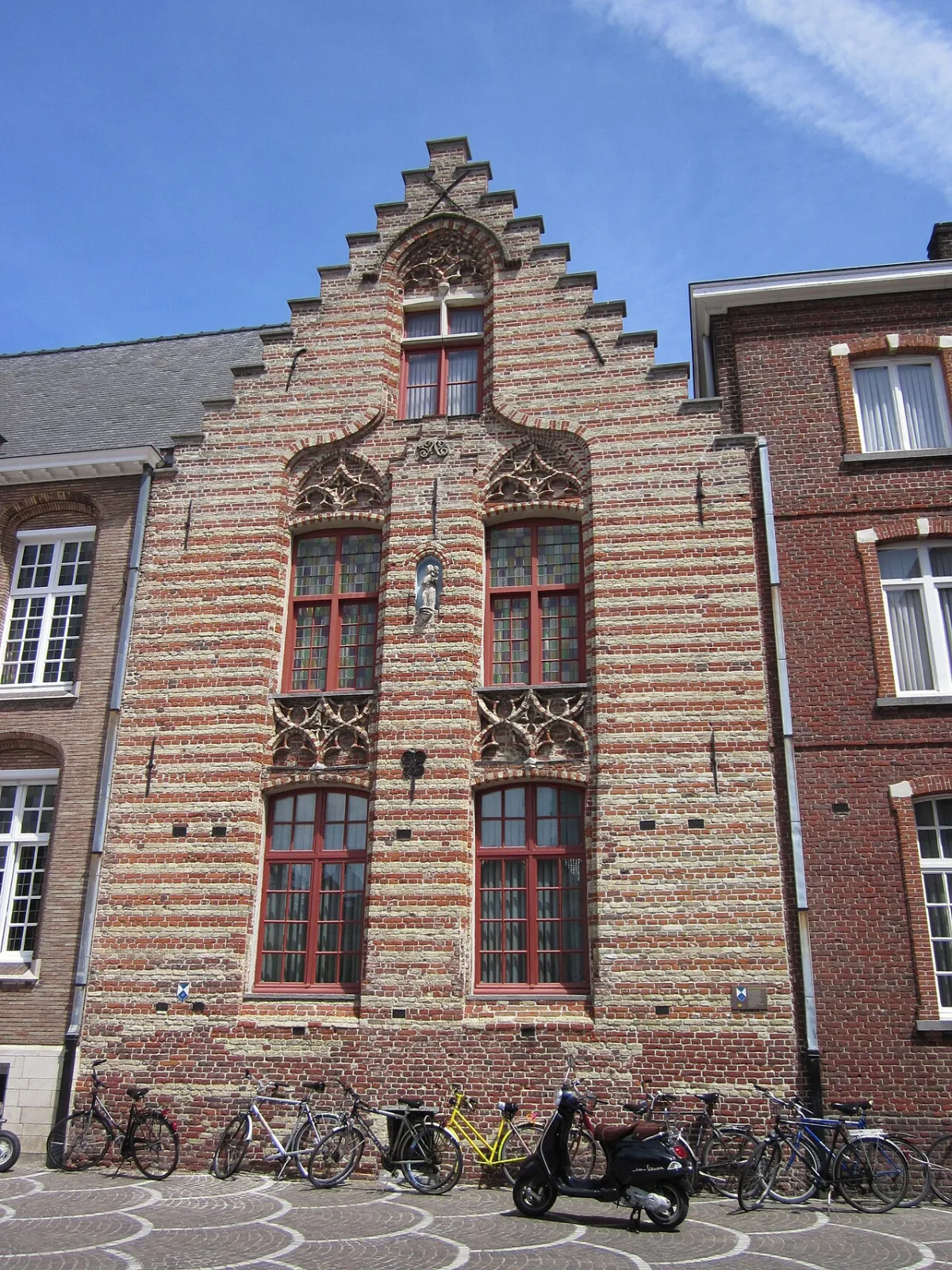 Grauwzusters Roeselare, Roeselare