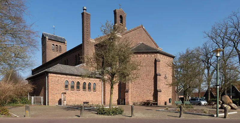 Petrus en Paulus, Hengevelde