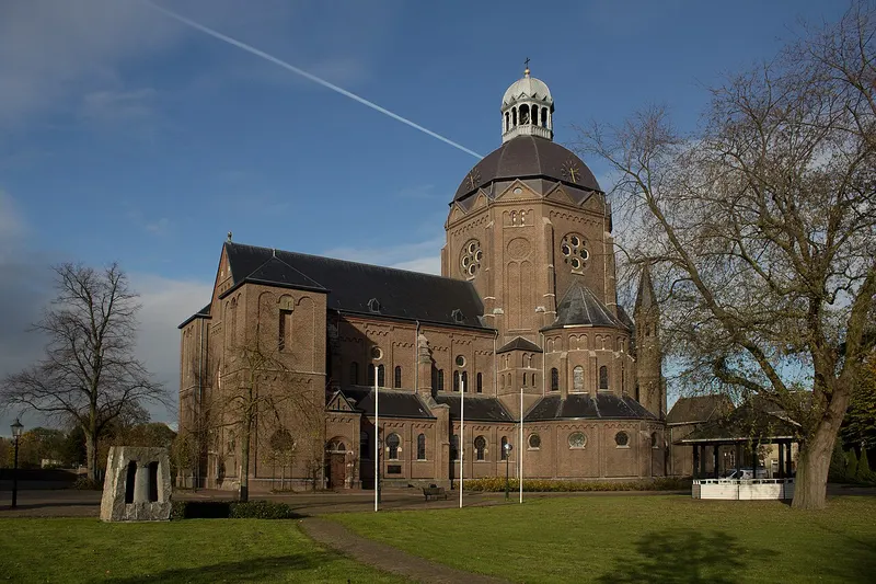 Sint Bavokerk, Raamsdonk