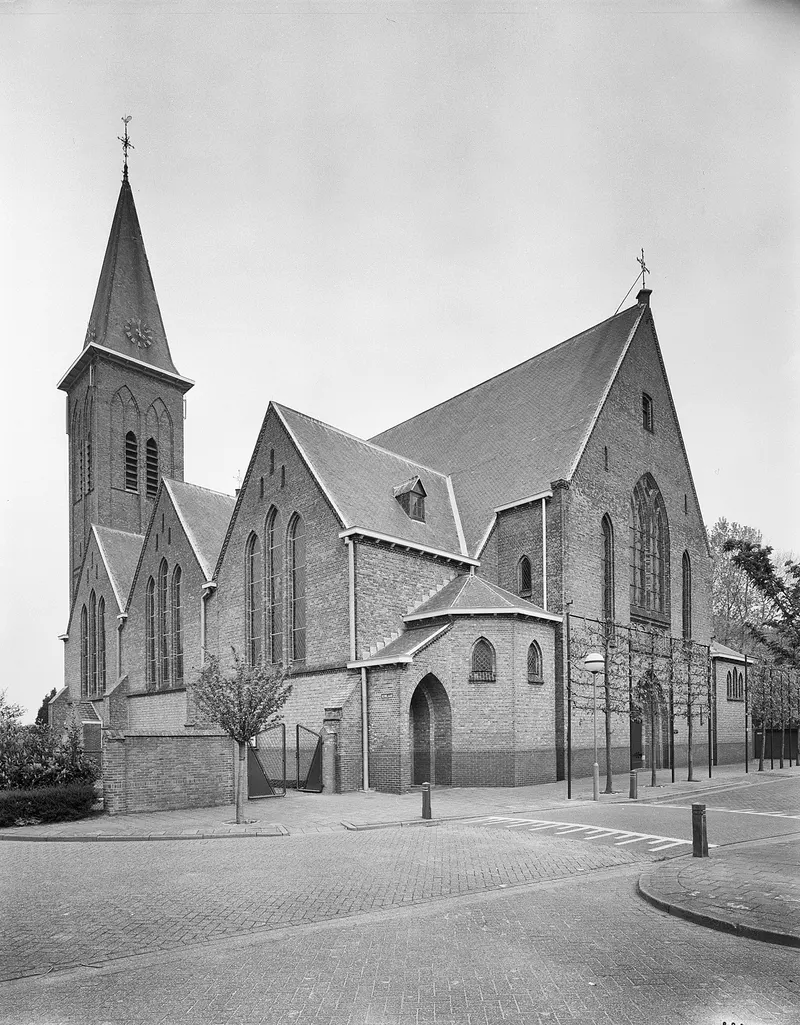 Sint Philippus en Jacobuskerk, Koewacht