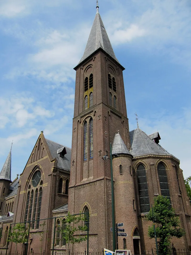 Martinus en Bonifatius, Dokkum