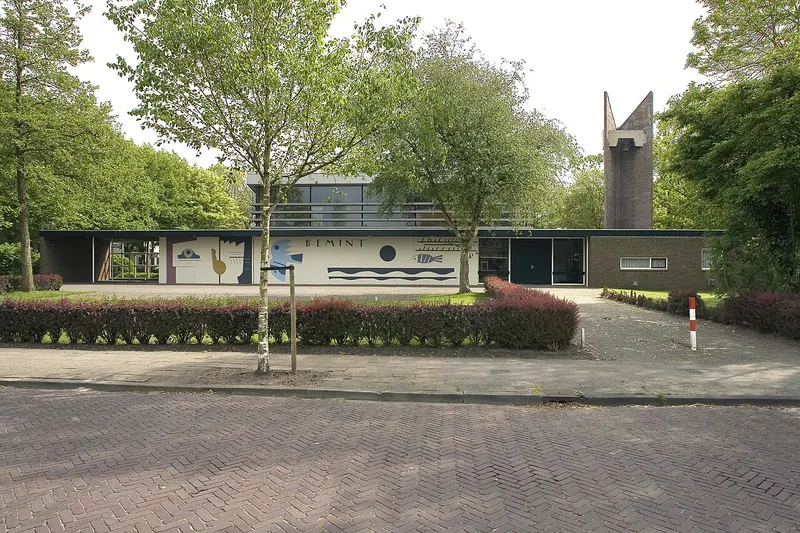 De Goddelijke Verlosser, Drachten