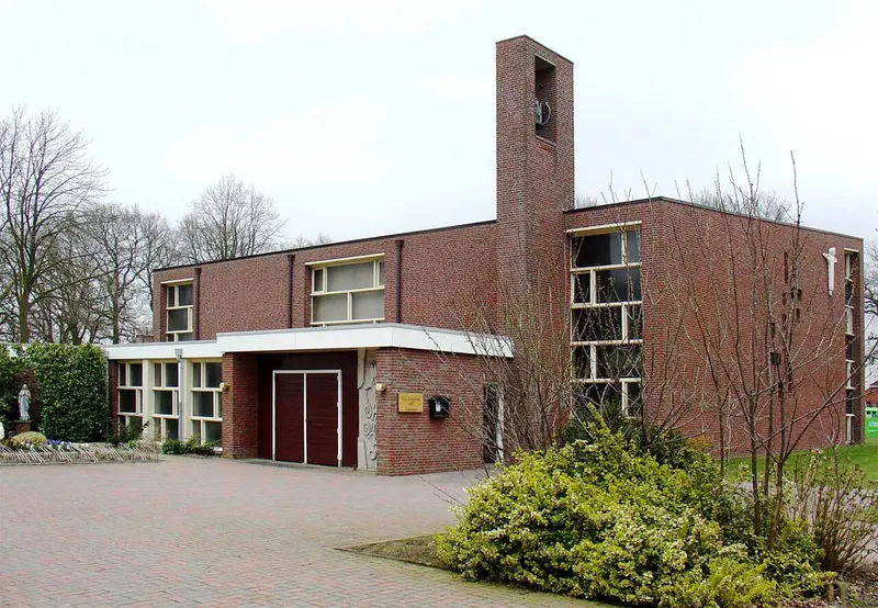 O.L. Vrouw van Lourdes, Kopstukken
