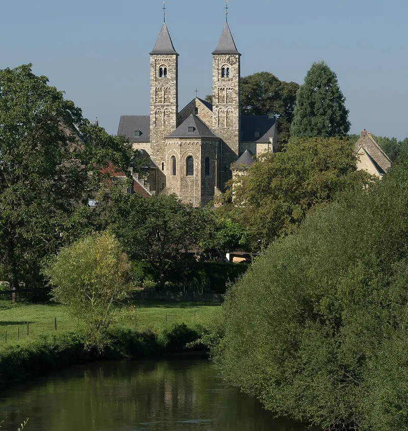 Basiliek H.H. Wiro, Plechelmus en Otgerus, Sint Odiliënberg