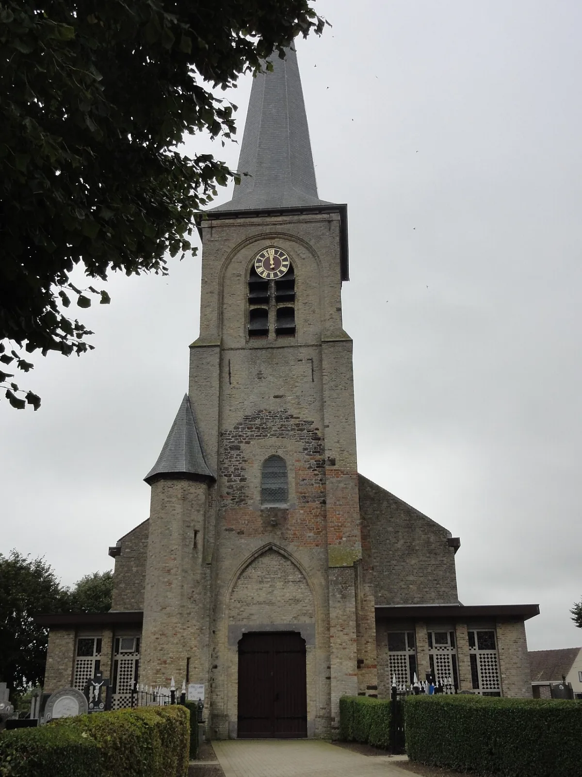 Sint-Lambertuskerk, Alveringem