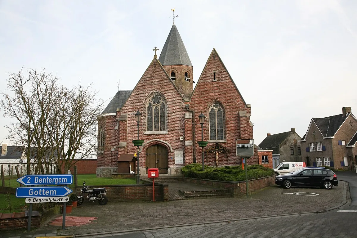 Sint-Amandus en Sint-Luciakerk, Dentergem