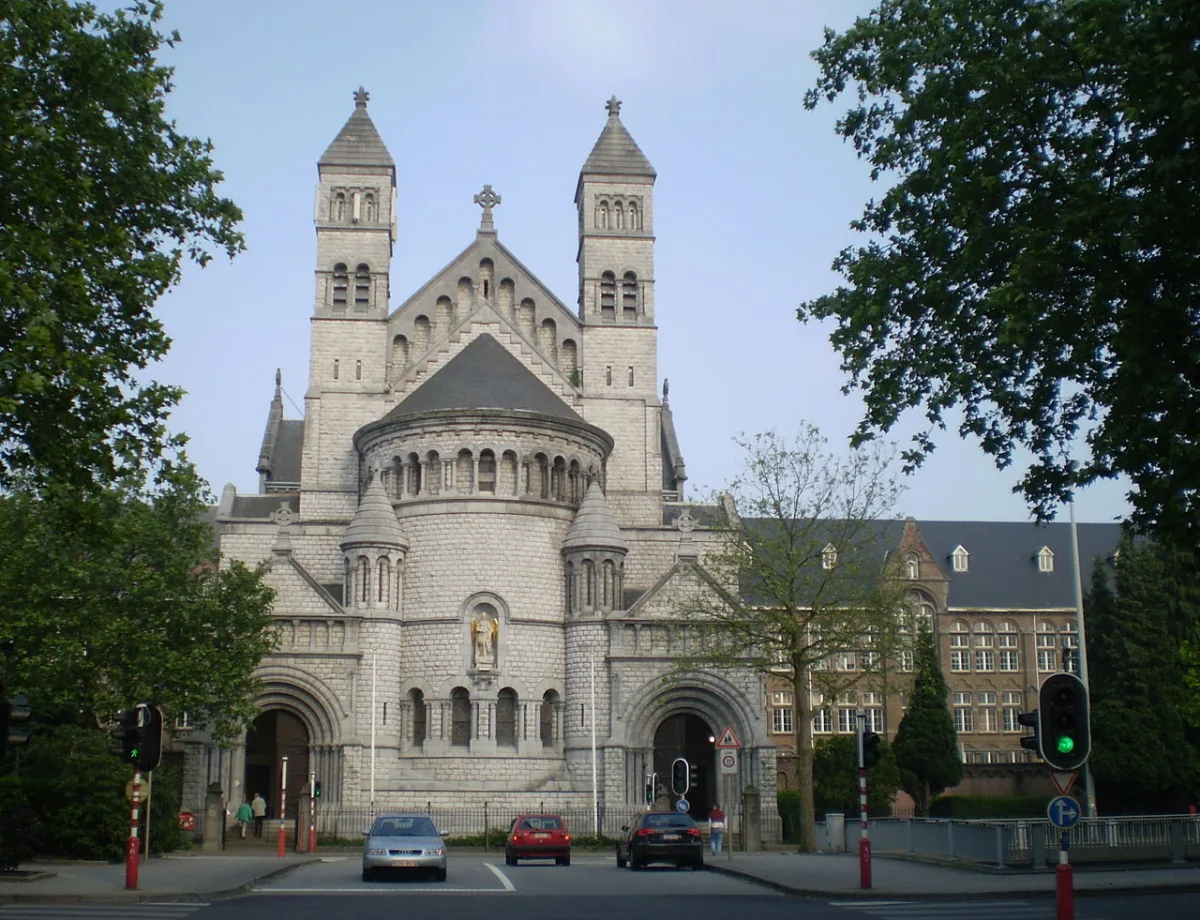 Sint-Jan-Berchmanskerk, Etterbeek
