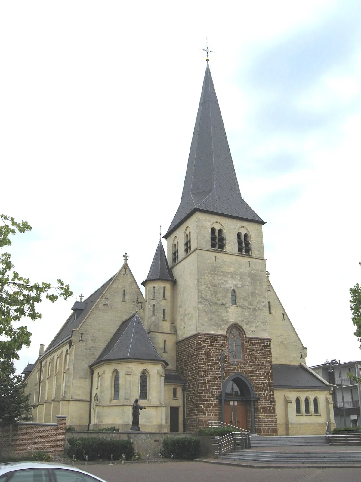 Sint-Hubertus en Vincentiuskerk, Heusden-Zolder
