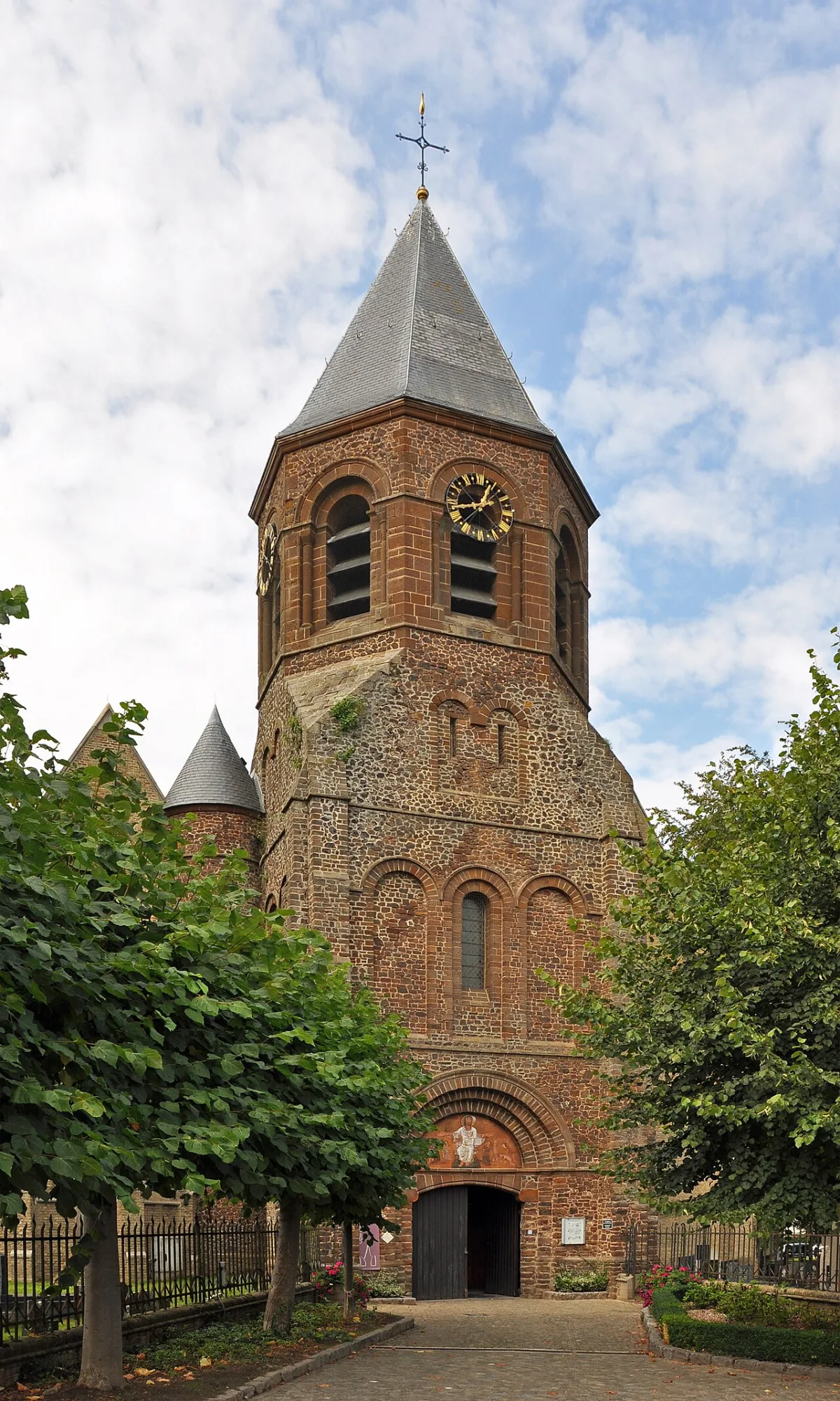 Sint-Eligiuskerk, Heuvelland