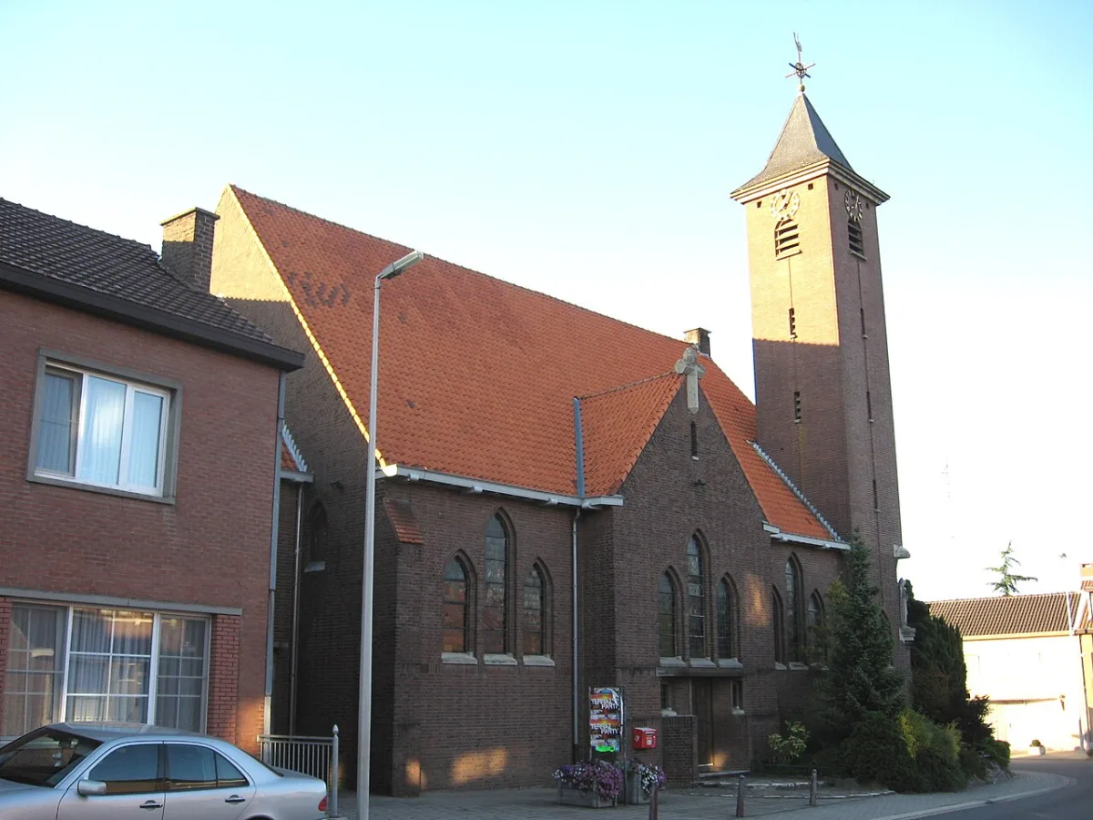 Onze-Lieve-Vrouw Middelareskerk, Hoeselt
