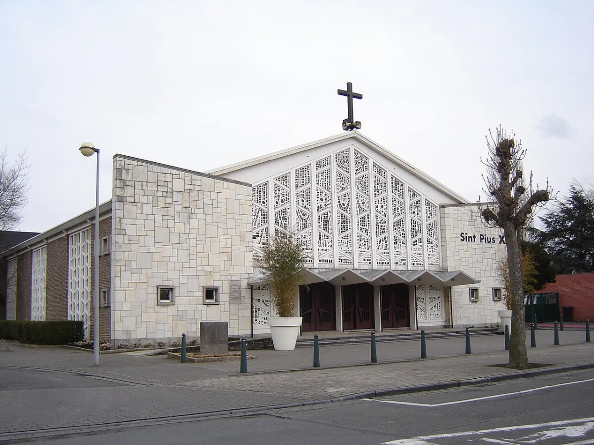 Sint-Pius X-kerk, Kortrijk