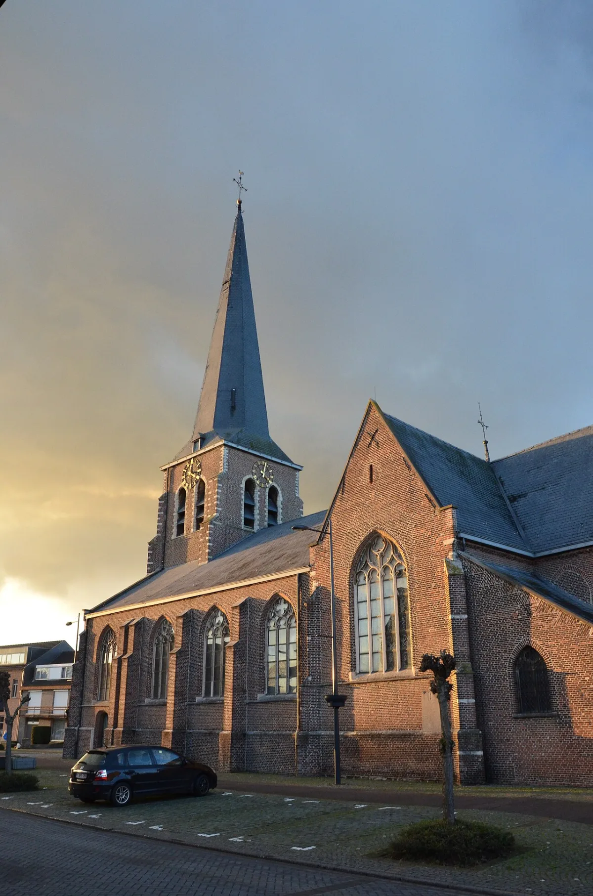 Sint-Lambertuskerk, Laakdal