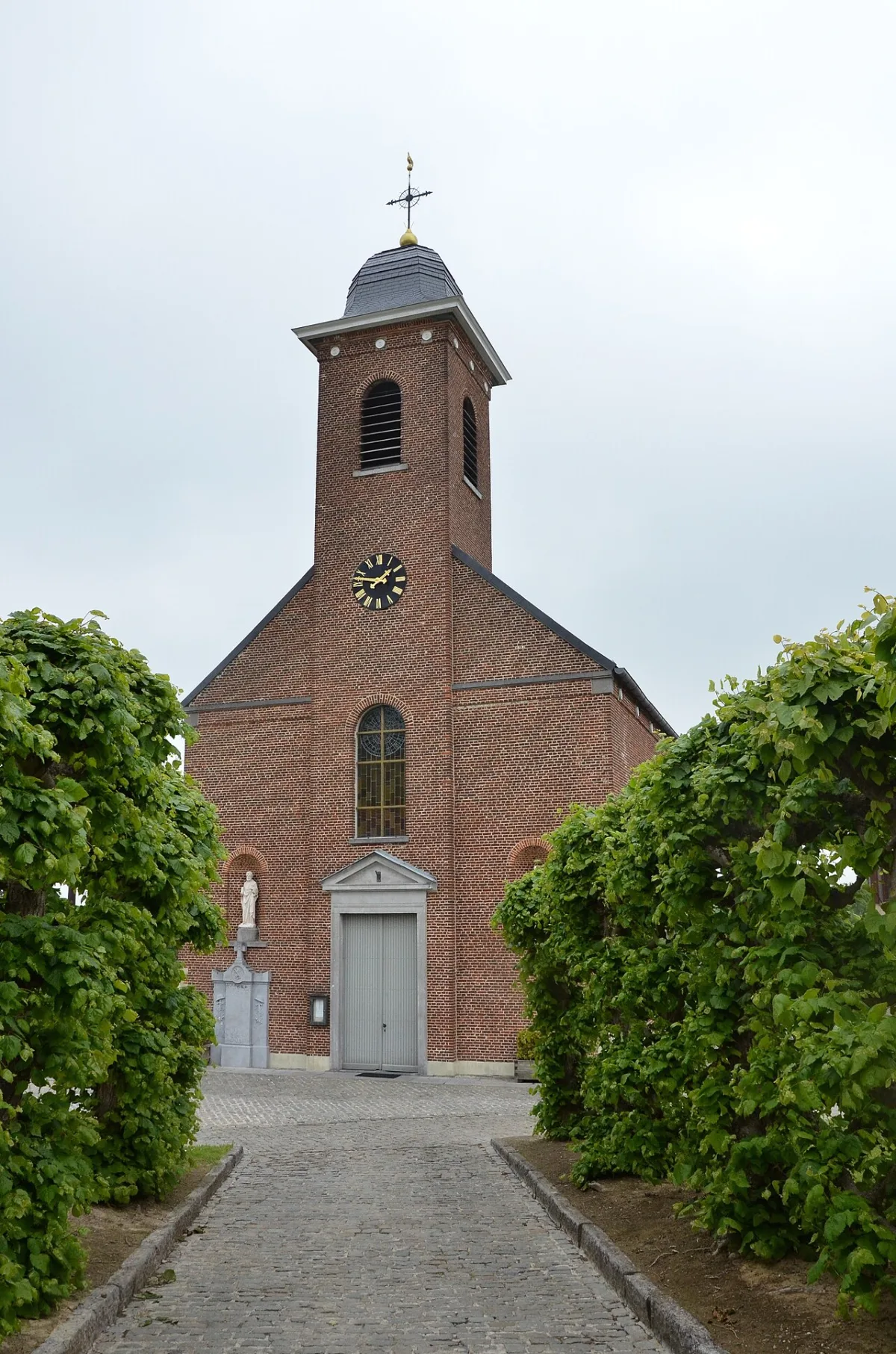 Sint-Ursulakerk, Lennik