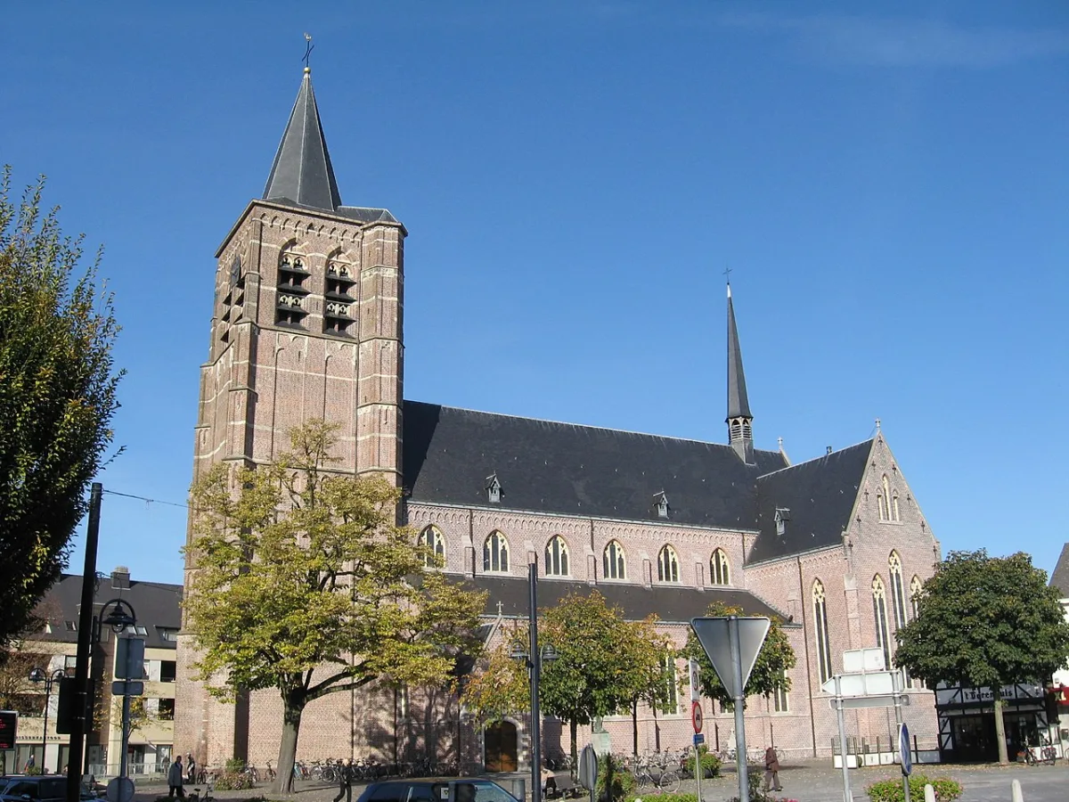 Sint-Pietersbandenkerk, Lommel