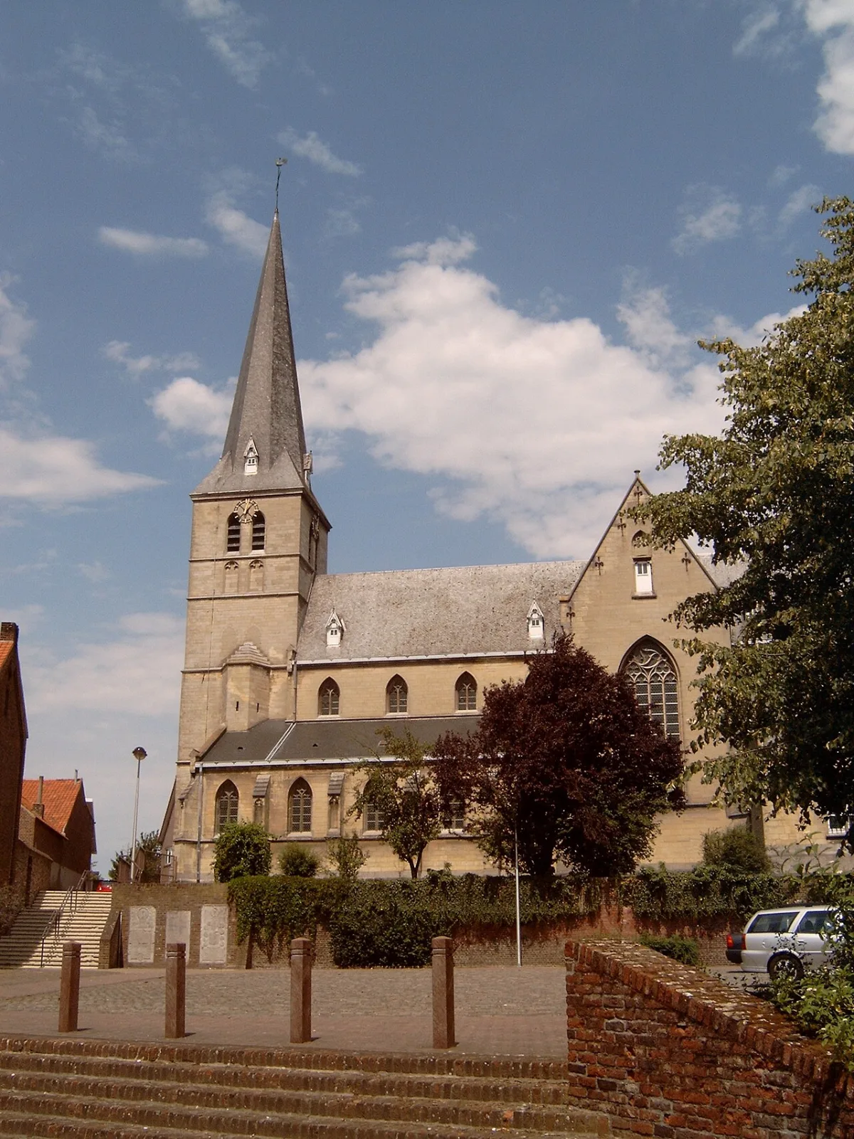Sint-Dionysiuskerk, Maaseik