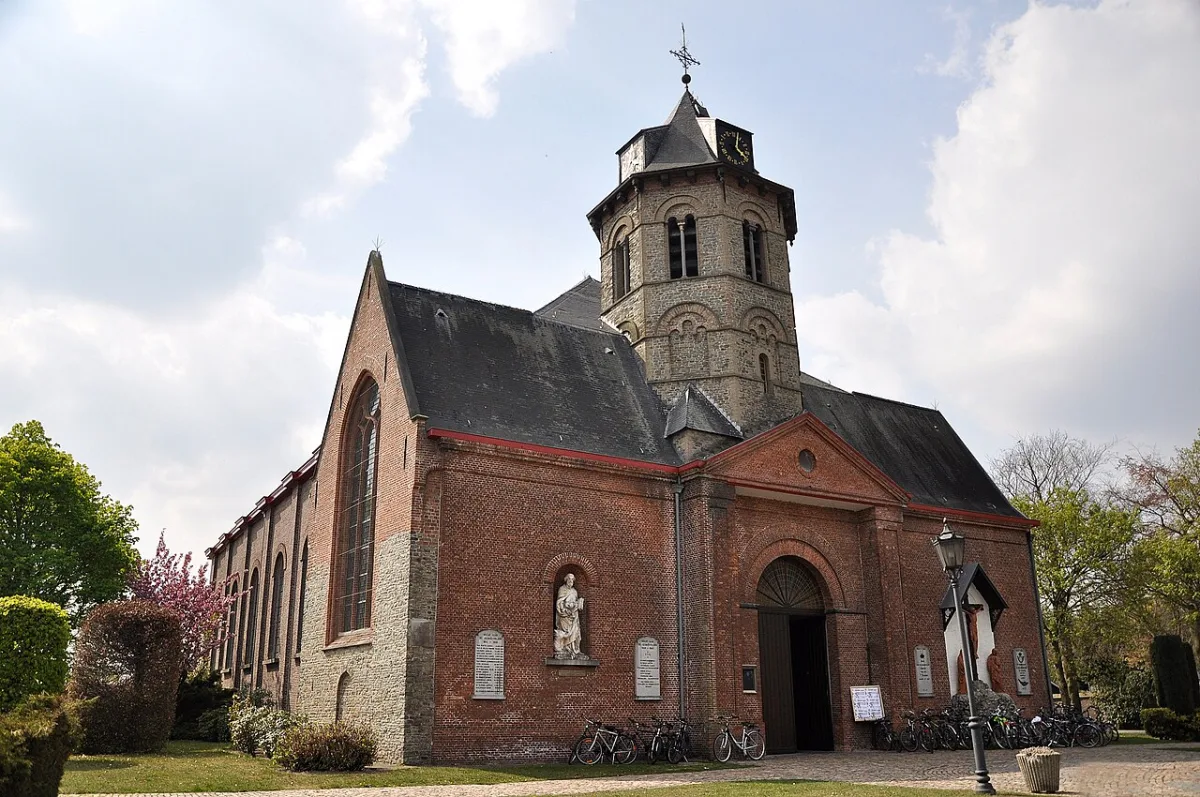 Sint-Adrianuskerk, Maldegem