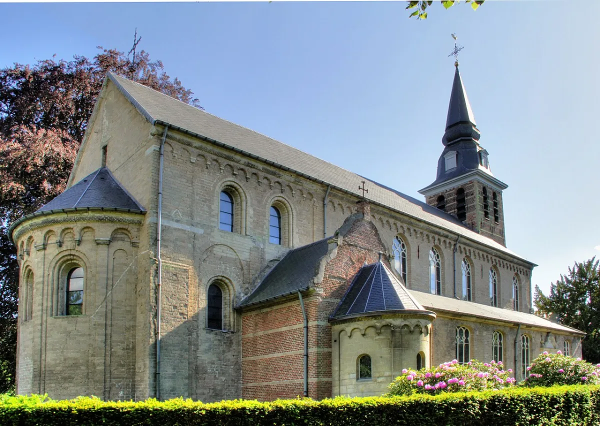 Sint-Niklaasabdijkerk van Postel, Postel