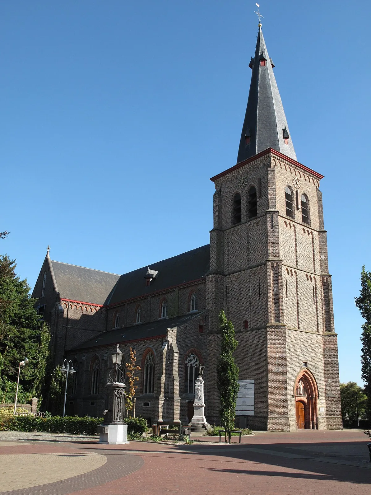Sint-Monulphus en Gondulphuskerk, Pelt
