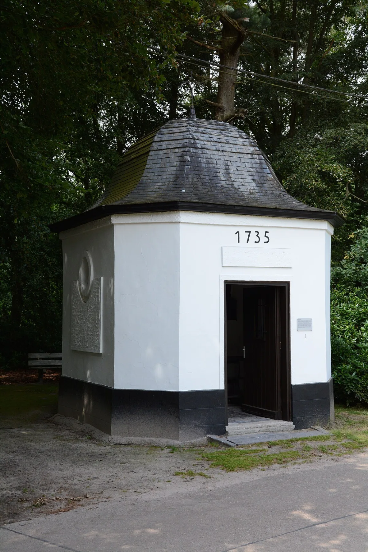 Rovertkapel, Ravels