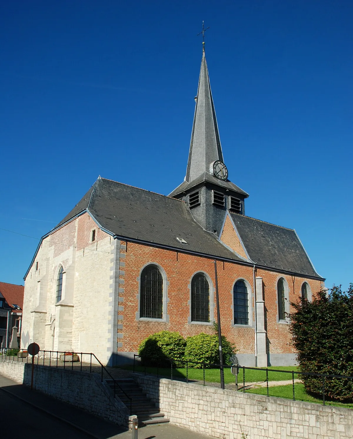 Onze-Lieve-Vrouwkerk, Sint-Pieters-Leeuw