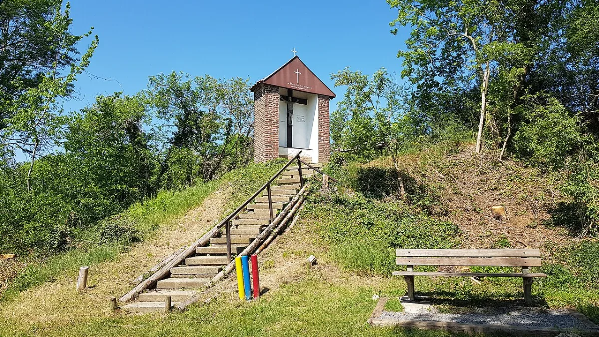 Kapel Trichterbeeldje, Voeren