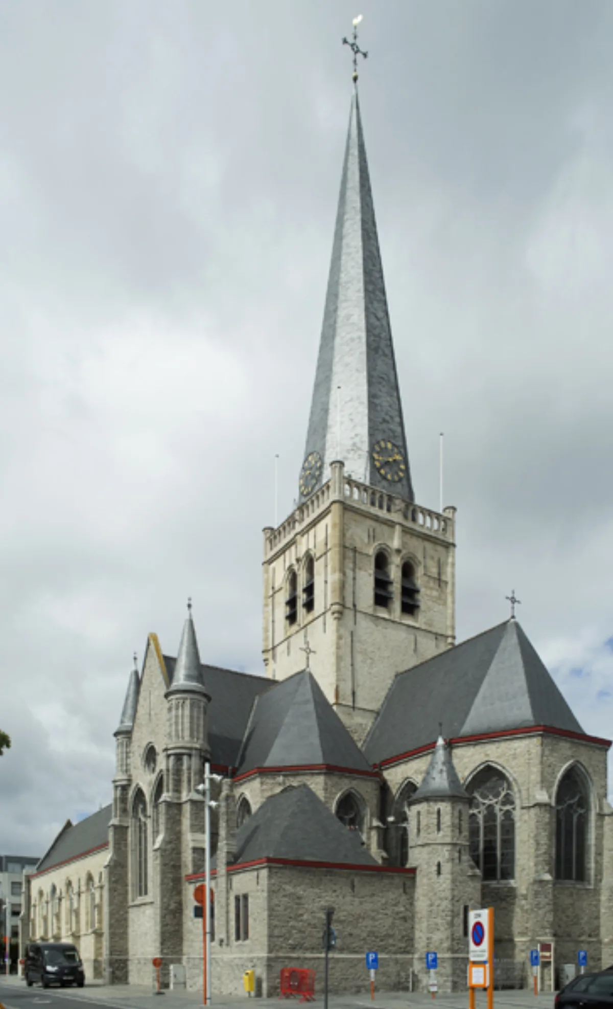 Sint-Amandus- en Sint-Blasiuskerk, Waregem