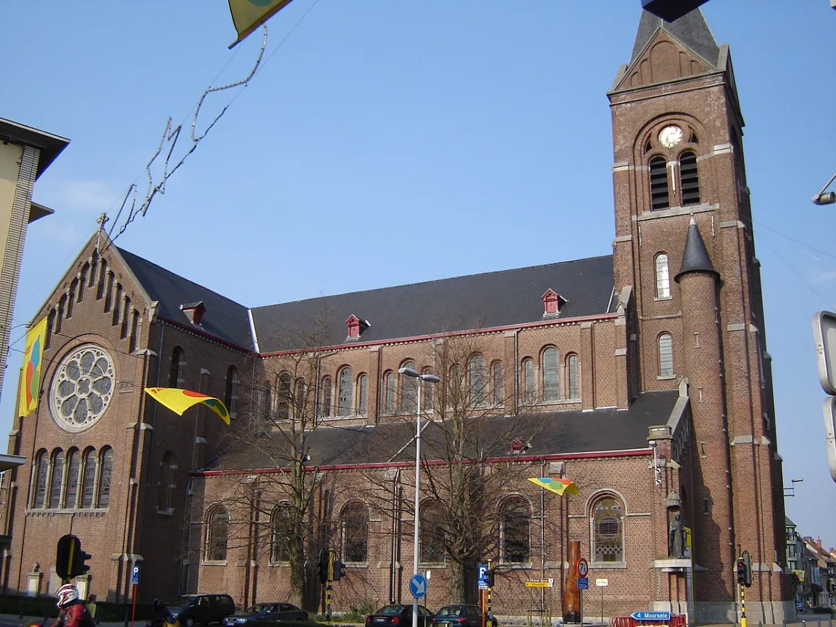 Sint-Hilariuskerk, Wevelgem