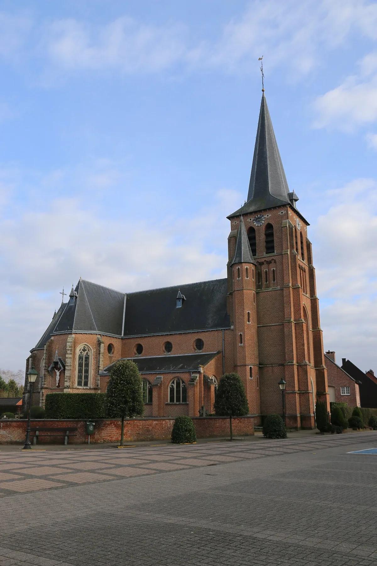 Sint-Willibrorduskerk, Zandhoven