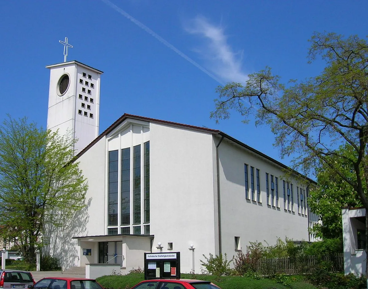 Zur Allerheiligsten Dreifaltigkeit, Fellbach