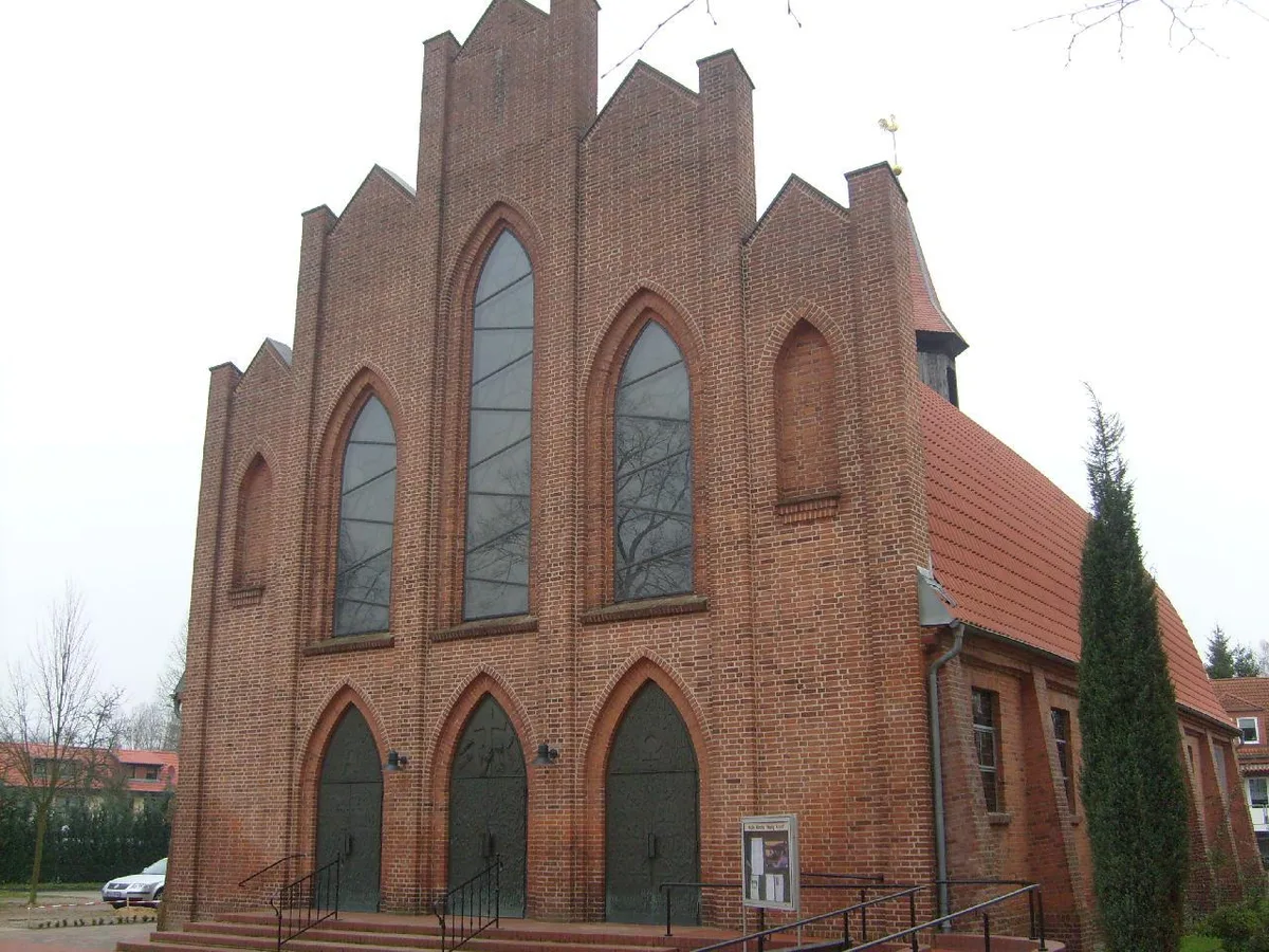 Heilig Kreuz, Waren (Müritz)