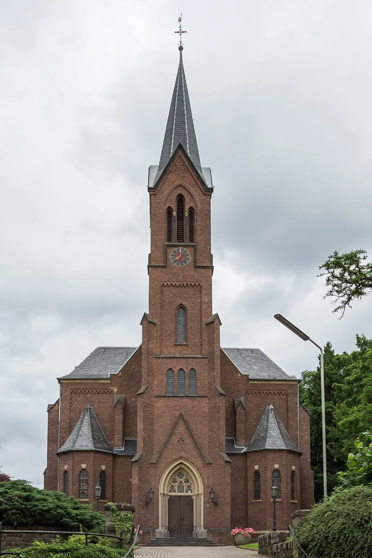 St. Servatius, Bornheim