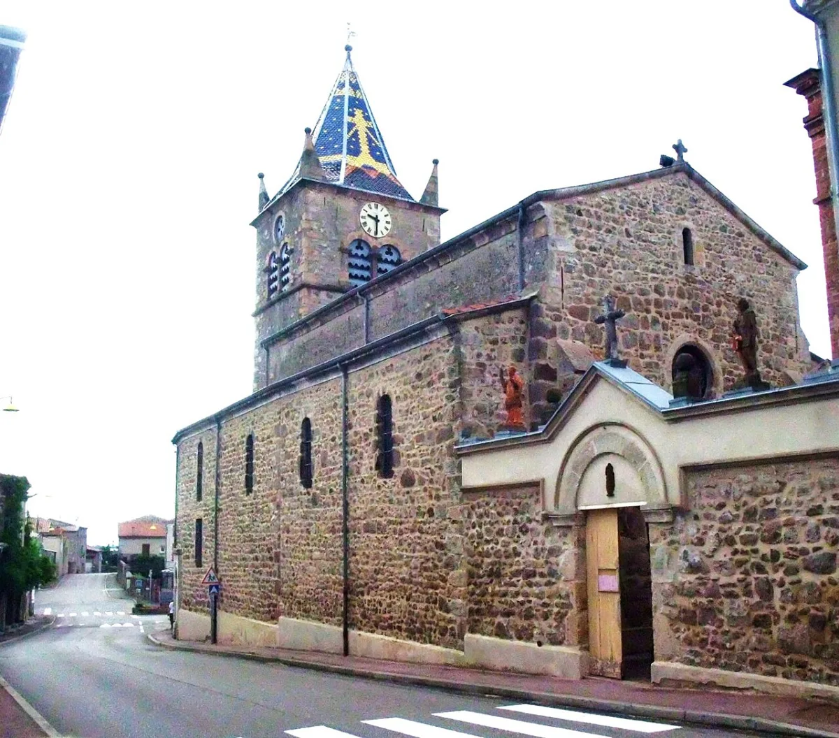 Église Saint-Cyr-de-Tarse (SAINT-CYR), Saint Cyr