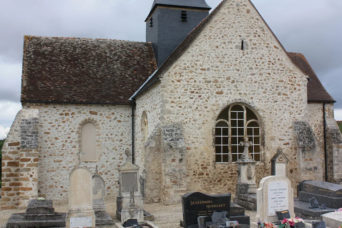 Notre Dame de la Nativité, Fontaine Macon