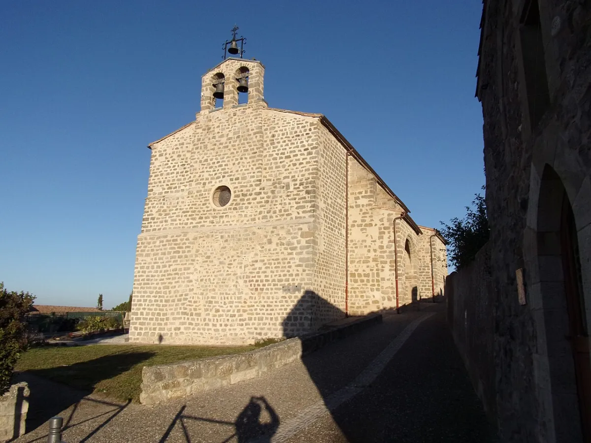 Église St. Julien et Ste. Basilisse, Pomas