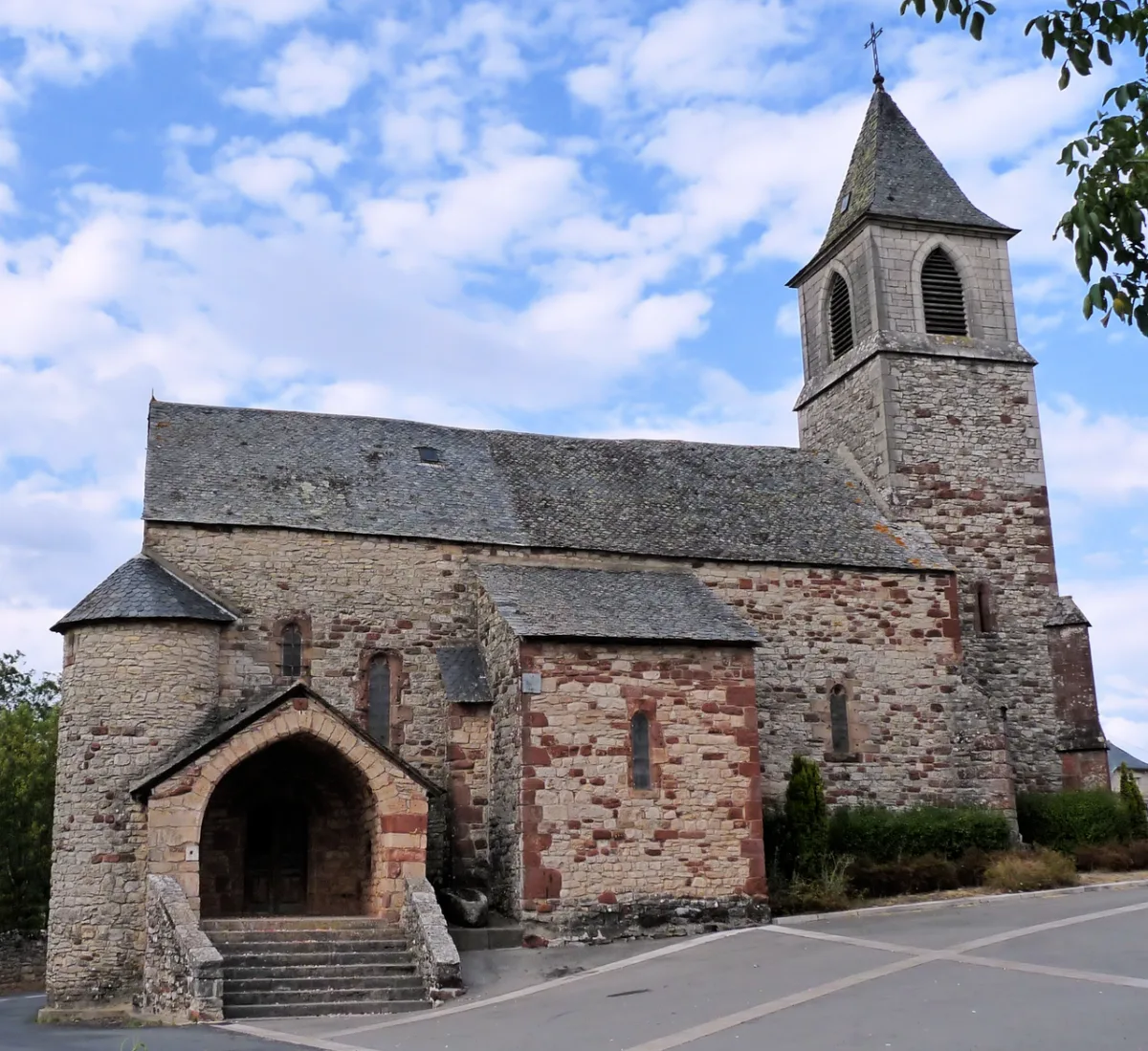 Église Saint-Maximin de Saint-Mayme, Onet-Le-Chateau