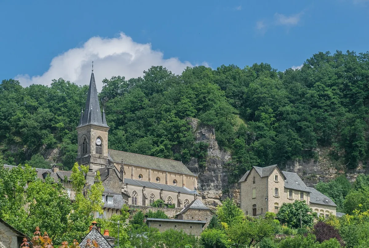 Église Saint Loup, Salles La Source
