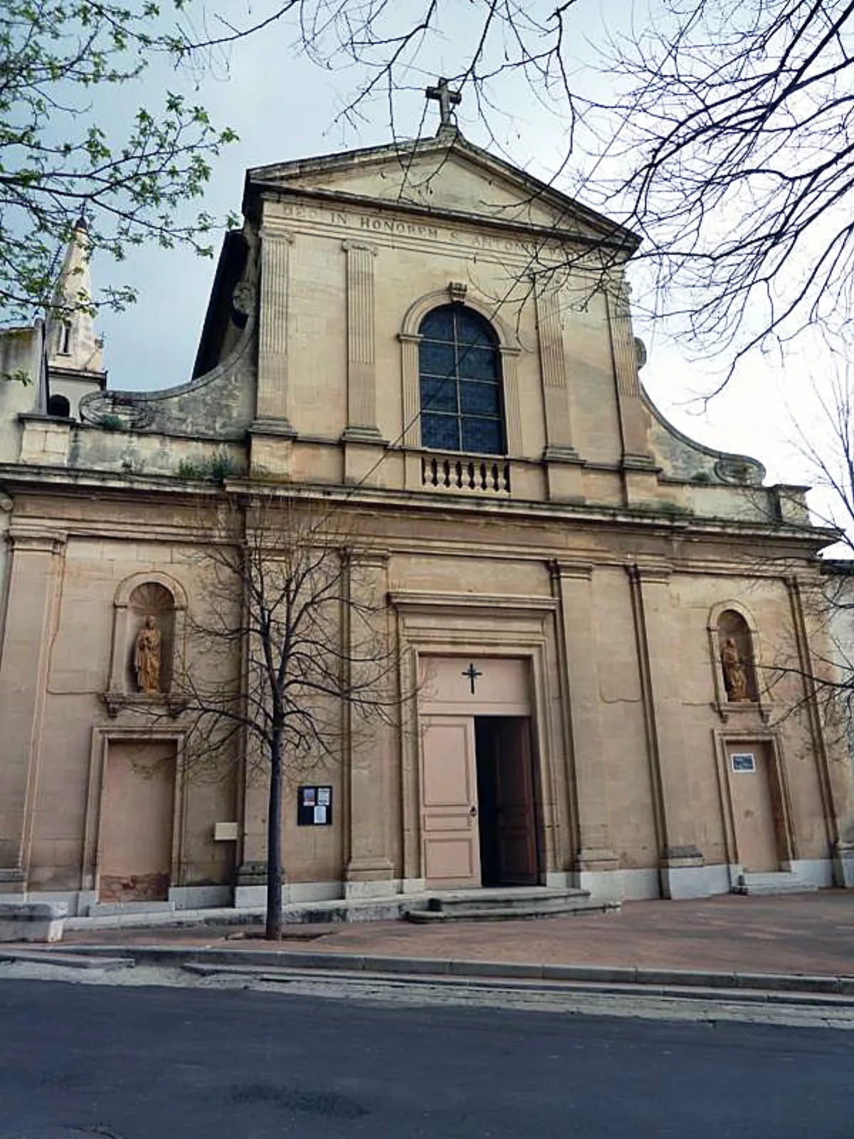 Église Cuges-les-Pins (Saint-Antoine-de-Padoue), Cuges Les Pins