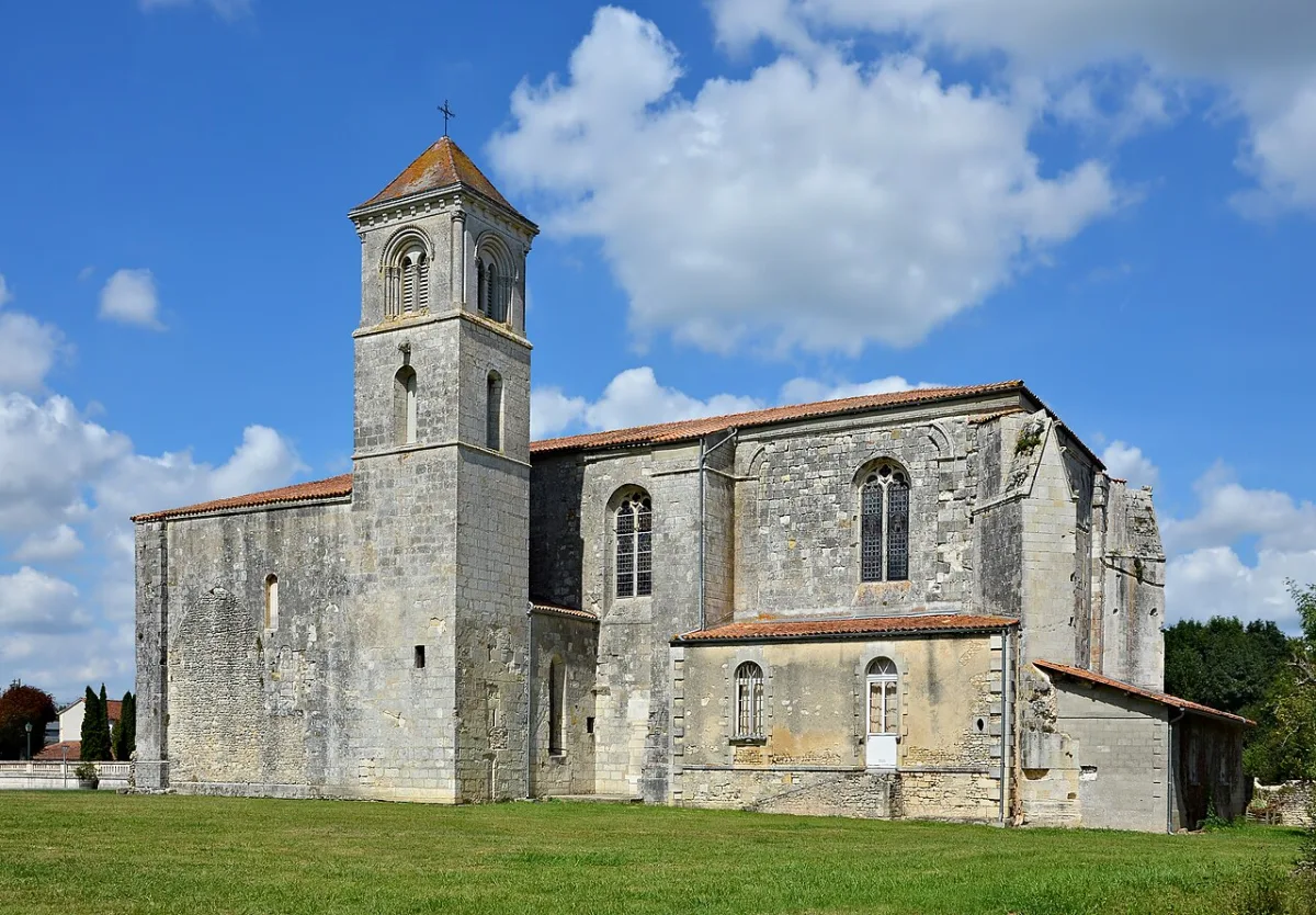 Baignes : Saint Etienne, Baignes Sainte Radegonde