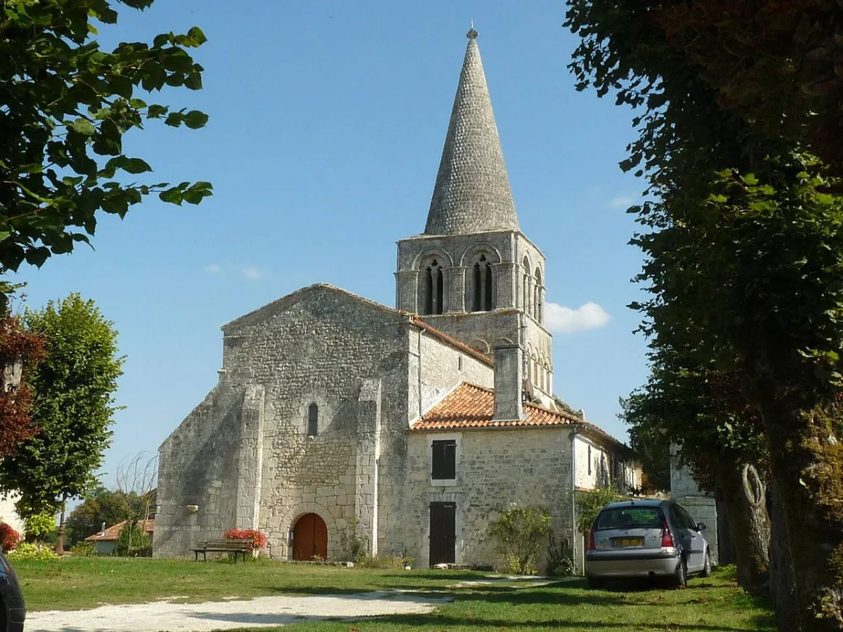Roullet-Saint-Estèphe : Saint-Étienne, Roullet-Saint-Estèphe
