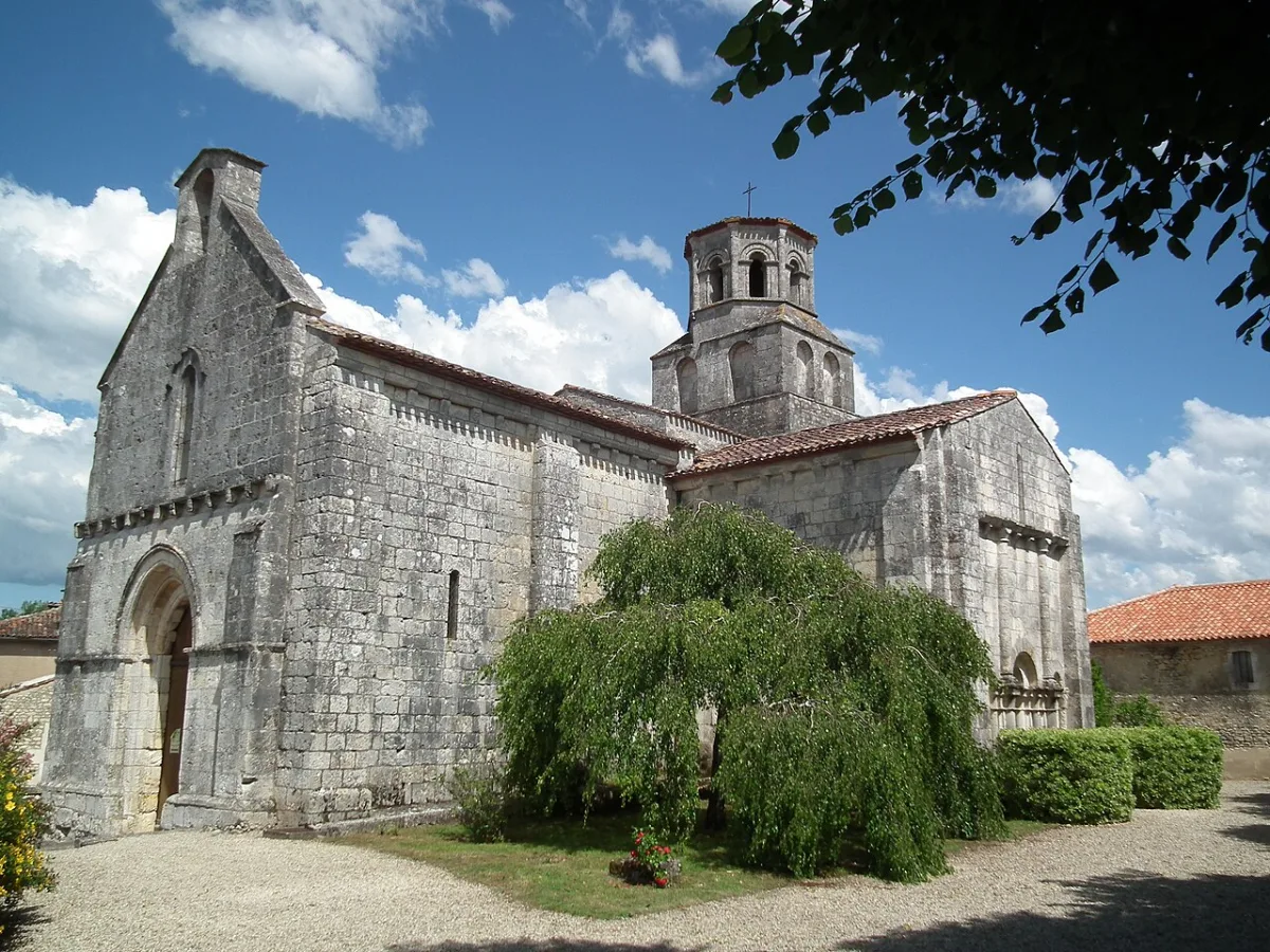 Saint Pierre, Thaims