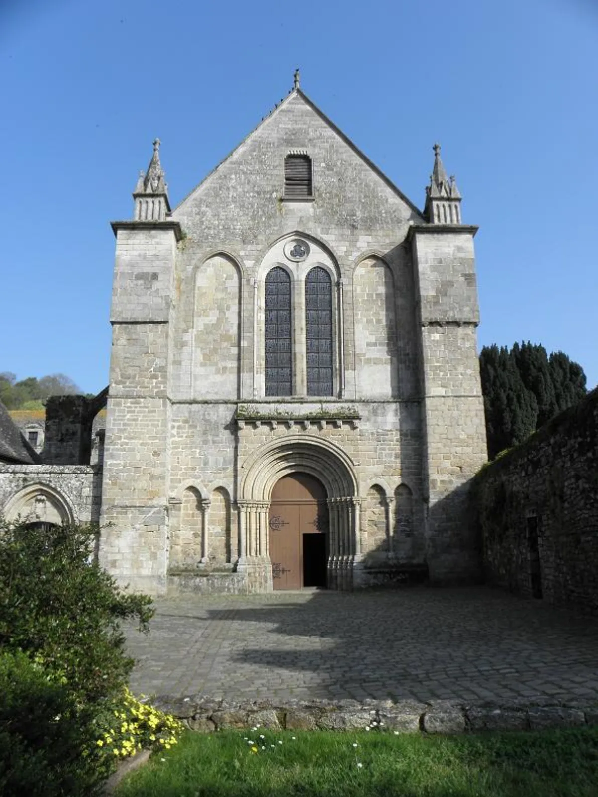 Abbatiale de Léhon (Saint-Magloire), Lehon