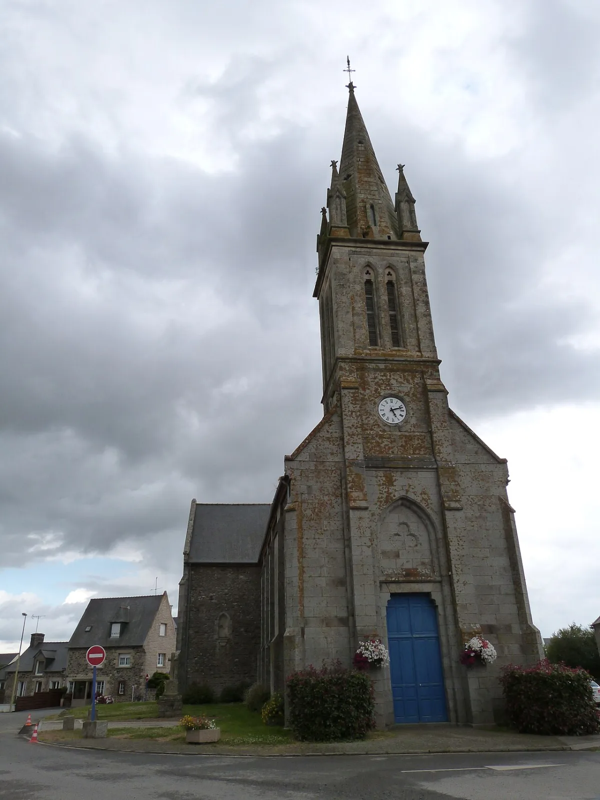 Notre Dame et Saint Etienne, Tramain