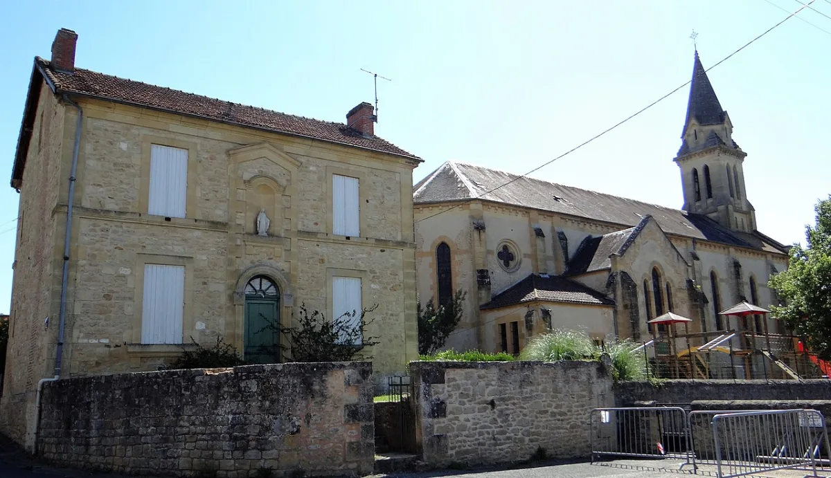 Église LE-BUISSON (St Pierre-ès-Liens), Le Buisson De Cadouin