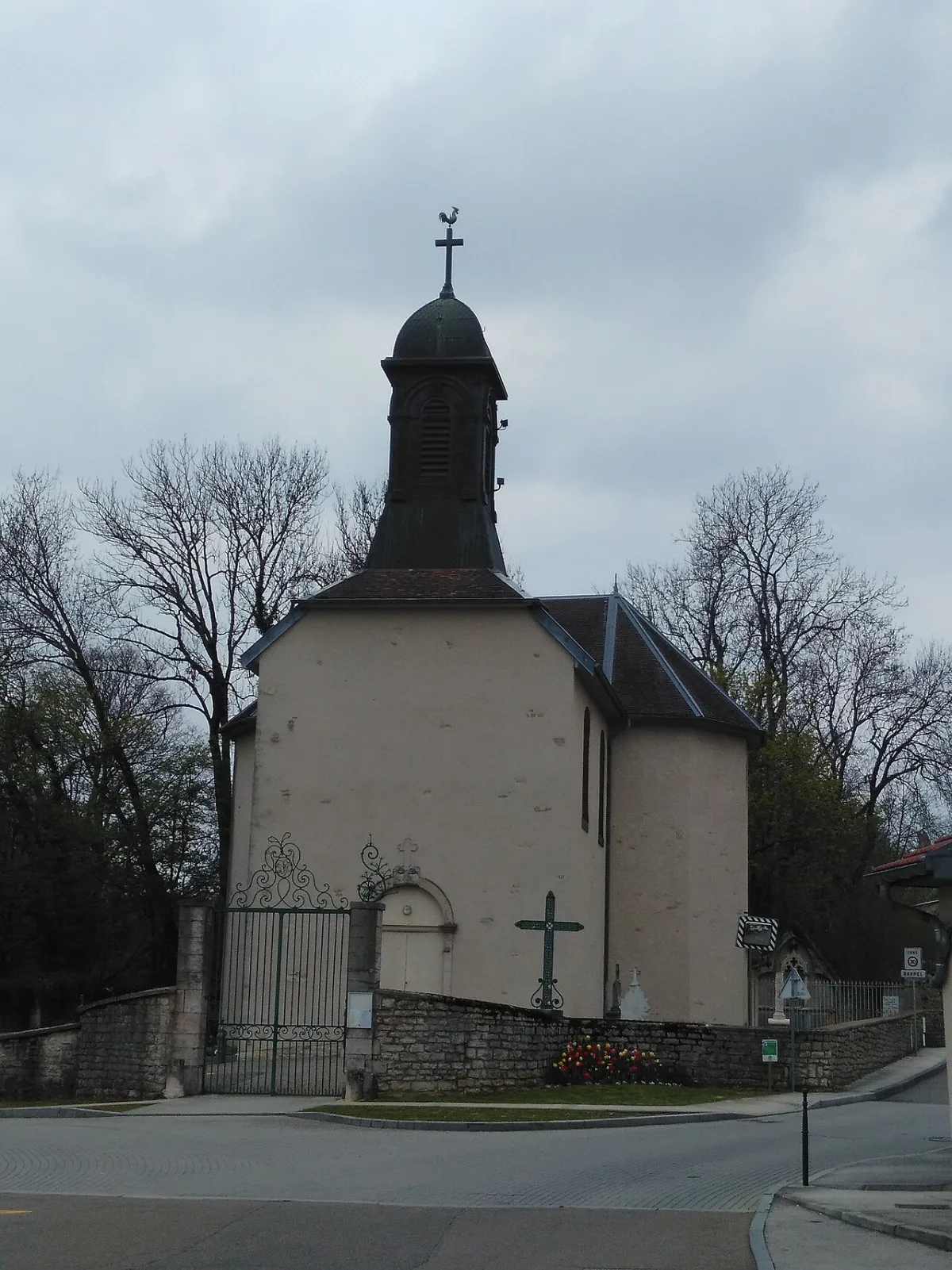 Église Saint Georges, Ecole Valentin