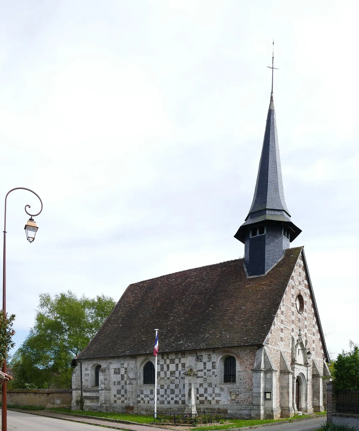Église Saint Léonard, Le Fresne