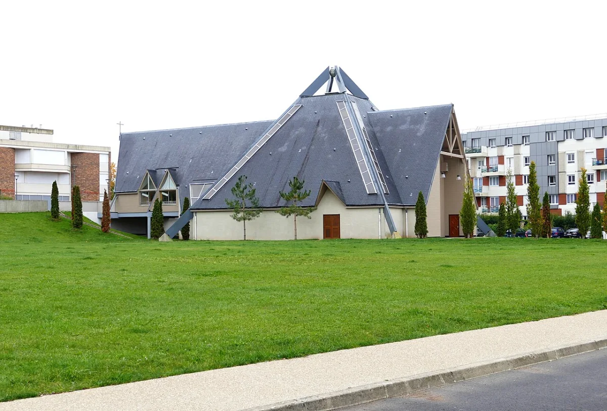 La Fraternité, Val De Reuil