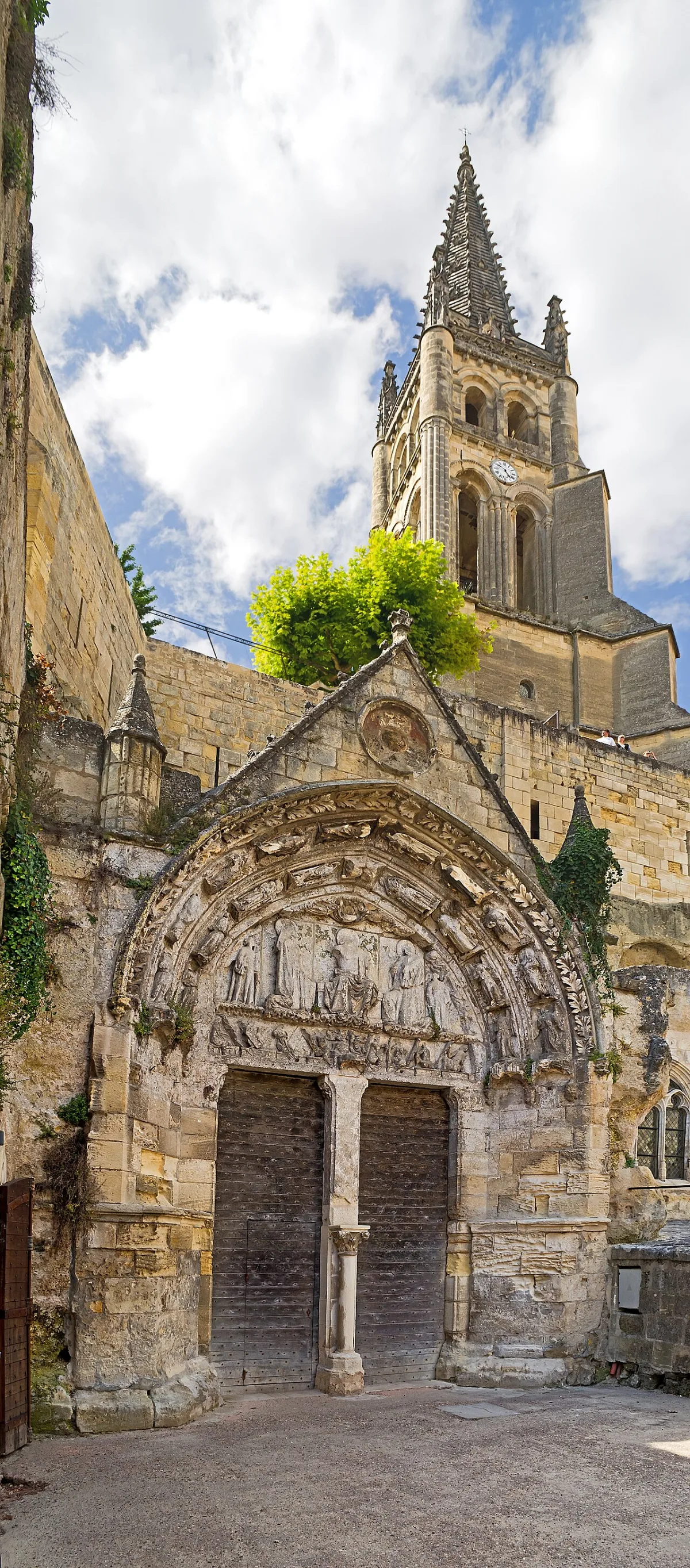 Église monolithe, Saint-Emilion